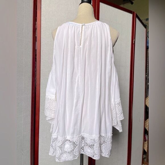Solitaire Swim White Swimsuit Cover-Up w/Sheer Lace & Bell Sleeves (LG) - Picture 5 of 15